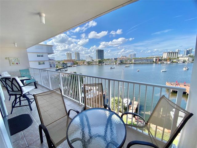400 Golden Isles Dr 43, Hallandale Beach, FL 33009