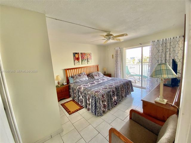 400 Golden Isles Dr 43, Hallandale Beach, FL 33009