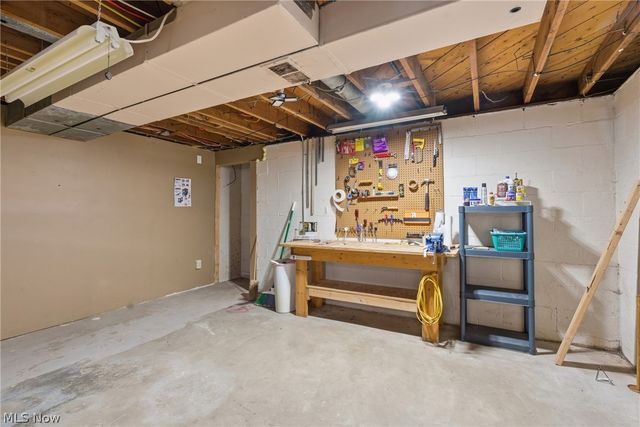 2380 Igleheart Road, Akron, OH 44312