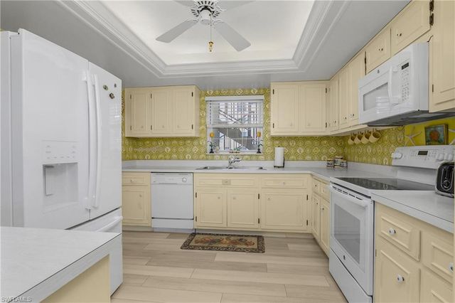 2701 Gulf Shore BLVD N 5, Naples, FL 34103