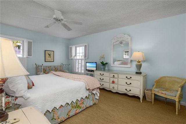 2701 Gulf Shore BLVD N 5, Naples, FL 34103