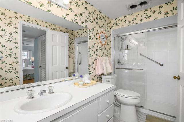 2701 Gulf Shore BLVD N 5, Naples, FL 34103