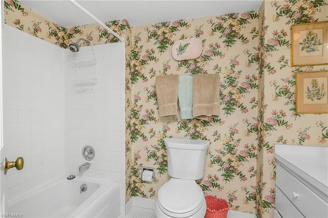 2701 Gulf Shore BLVD N 5, Naples, FL 34103