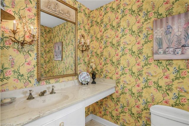 2701 Gulf Shore BLVD N 5, Naples, FL 34103