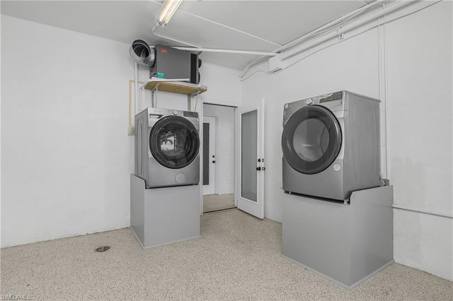 2701 Gulf Shore BLVD N 5, Naples, FL 34103