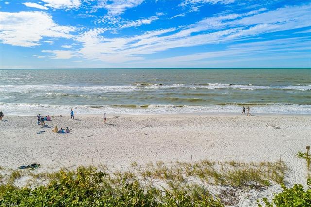 2701 Gulf Shore BLVD N 5, Naples, FL 34103