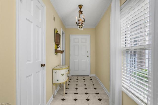 2701 Gulf Shore BLVD N 5, Naples, FL 34103