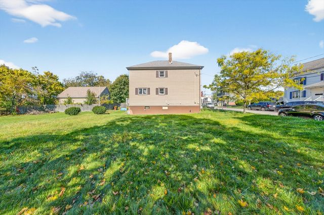 125 Carl St, Fall River, MA 02721