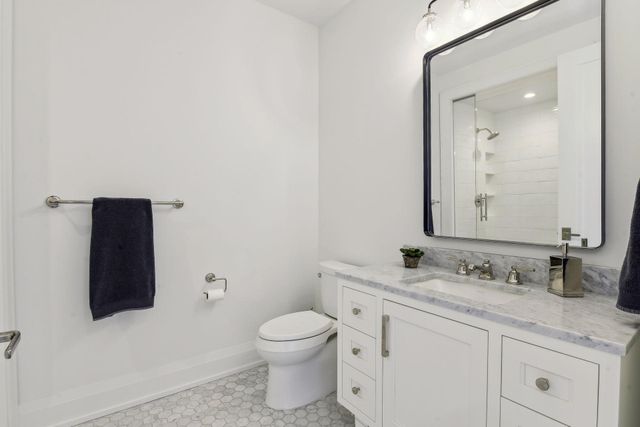 1111 W River Parkway 14E, Minneapolis, MN 55415