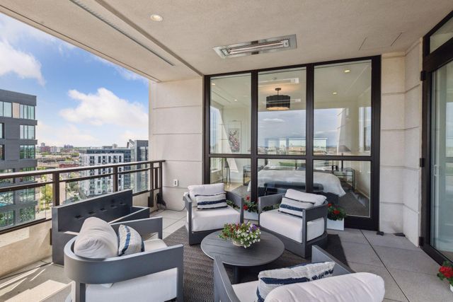 1111 W River Parkway 14E, Minneapolis, MN 55415