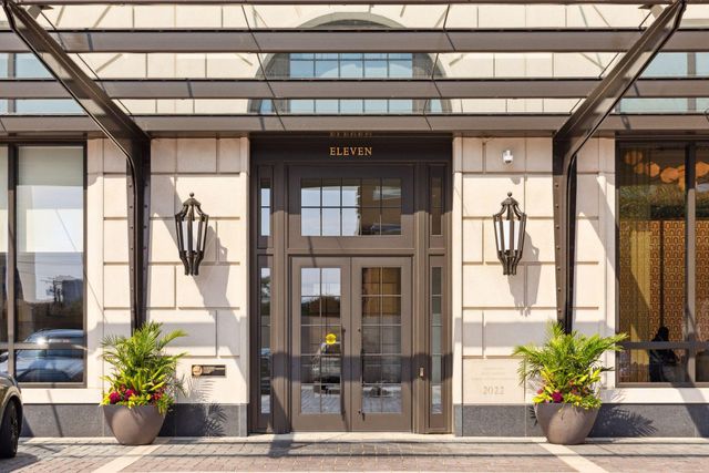 1111 W River Parkway 14E, Minneapolis, MN 55415