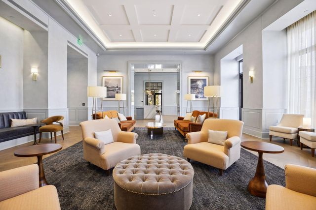 1111 W River Parkway 14E, Minneapolis, MN 55415