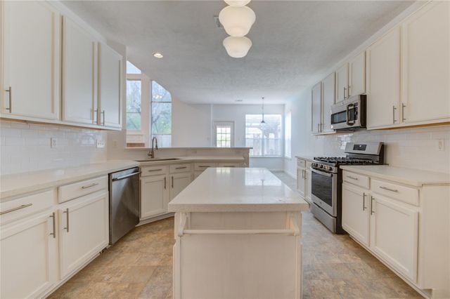 16464 Beewood Glen Drive, Sugar Land, TX 77498