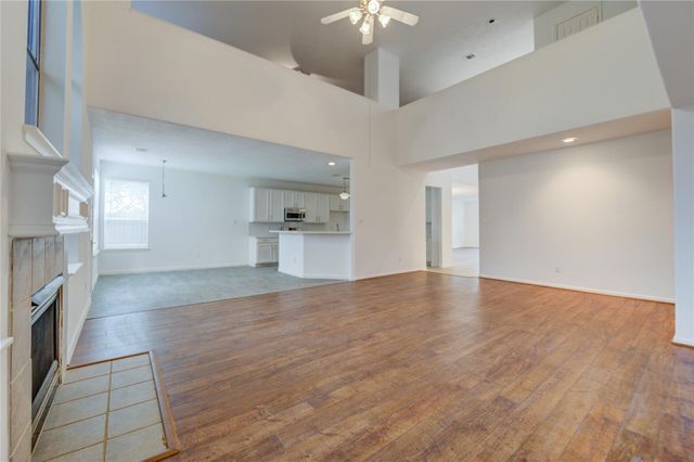 16464 Beewood Glen Drive, Sugar Land, TX 77498