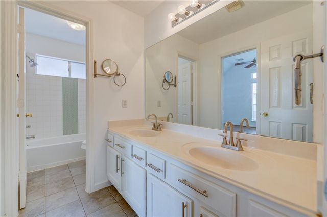 16464 Beewood Glen Drive, Sugar Land, TX 77498