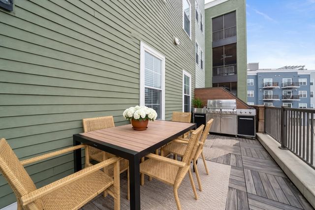 200 Revere St 4104, Canton, MA 02021