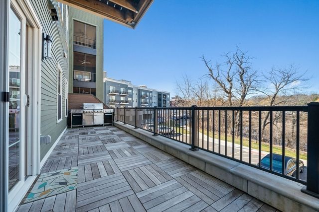 200 Revere St 4104, Canton, MA 02021