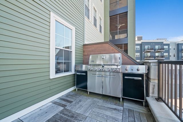 200 Revere St 4104, Canton, MA 02021