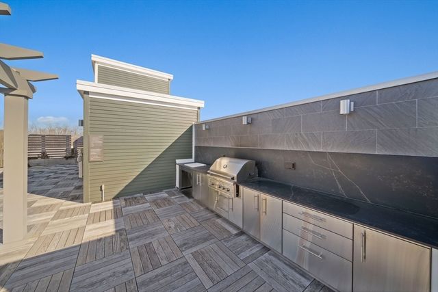 200 Revere St 4104, Canton, MA 02021