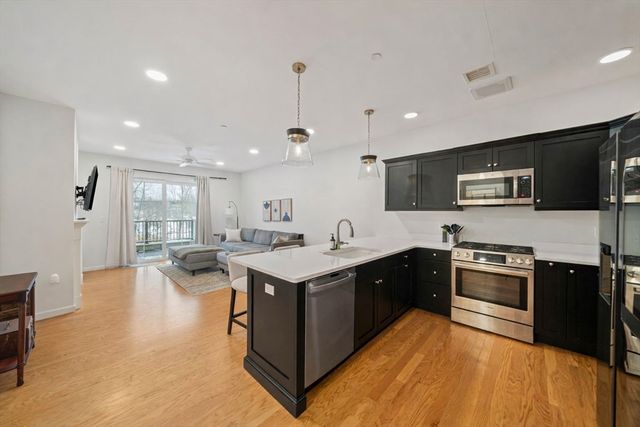 200 Revere St 4104, Canton, MA 02021