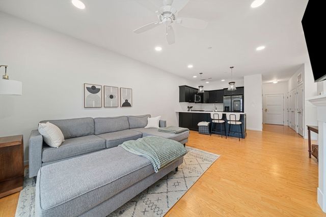 200 Revere St 4104, Canton, MA 02021