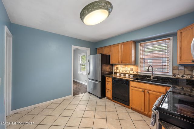 10113 Mary Dell Ln, Louisville, KY 40299