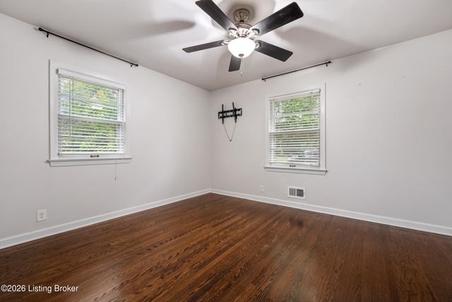 10113 Mary Dell Ln, Louisville, KY 40299