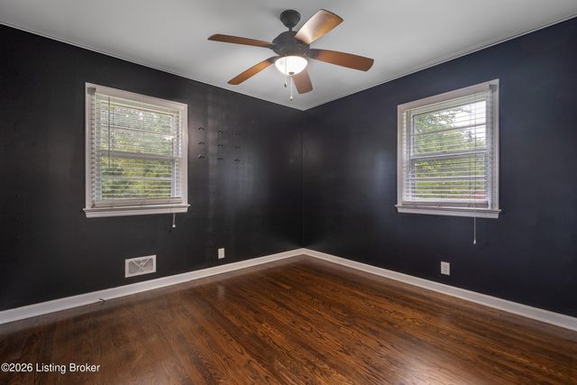 10113 Mary Dell Ln, Louisville, KY 40299