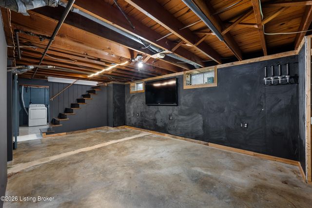 10113 Mary Dell Ln, Louisville, KY 40299