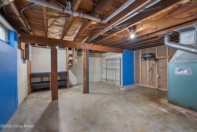 10113 Mary Dell Ln, Louisville, KY 40299