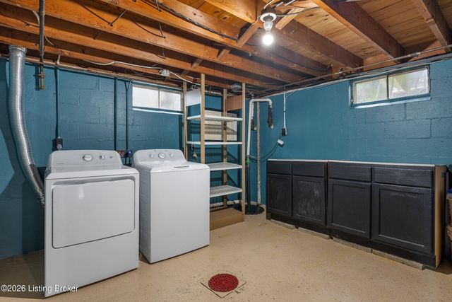 10113 Mary Dell Ln, Louisville, KY 40299