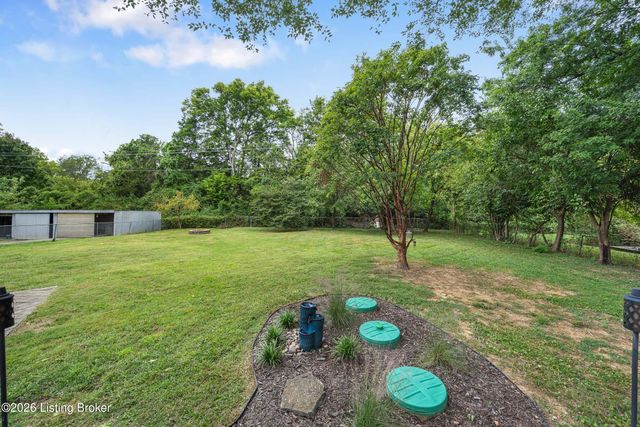 10113 Mary Dell Ln, Louisville, KY 40299