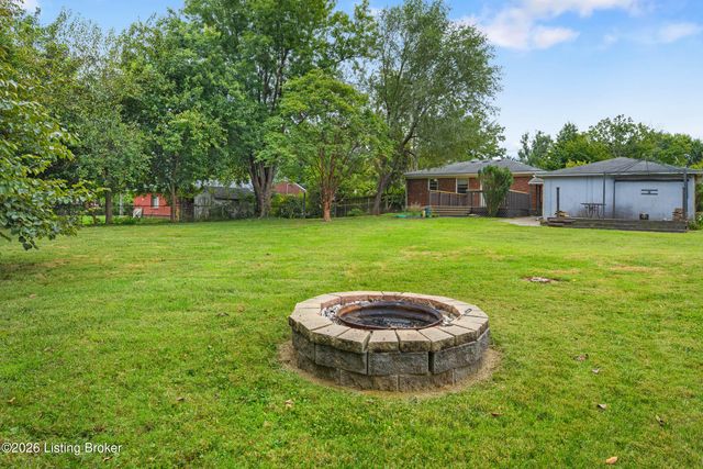 10113 Mary Dell Ln, Louisville, KY 40299