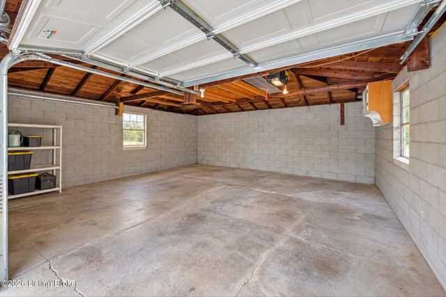 10113 Mary Dell Ln, Louisville, KY 40299