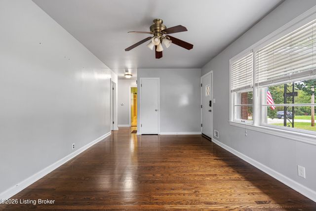 10113 Mary Dell Ln, Louisville, KY 40299