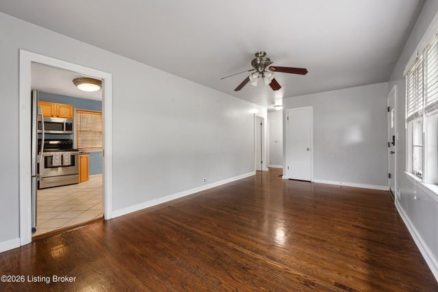 10113 Mary Dell Ln, Louisville, KY 40299