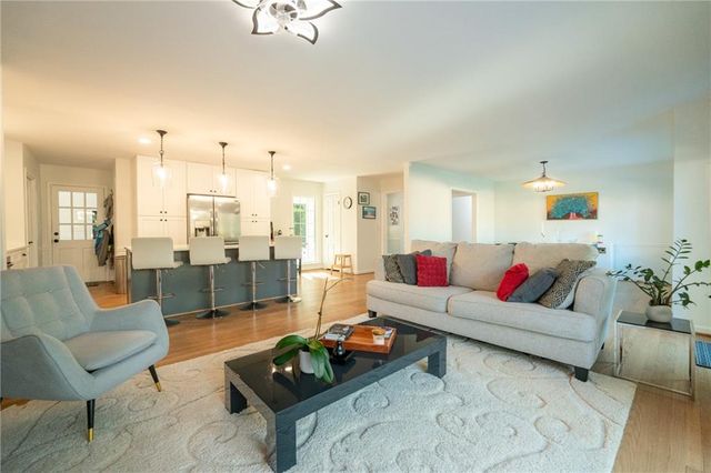 7330 Hunters Branch Drive, Atlanta, GA 30328