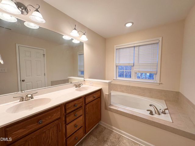 27 Great View Court, Clayton, NC 27527