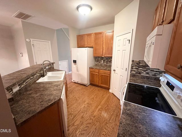 27 Great View Court, Clayton, NC 27527