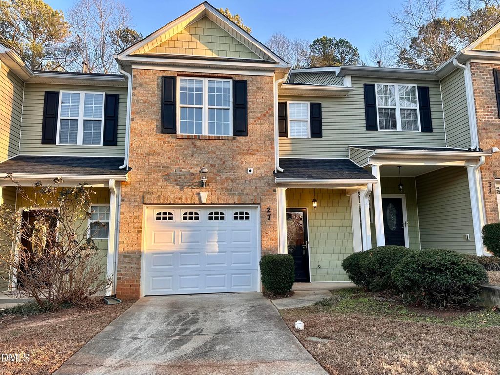 27 Great View Court, Clayton, NC 27527