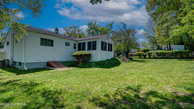 2 Birchwood Road, Jamesburg, NJ 08831