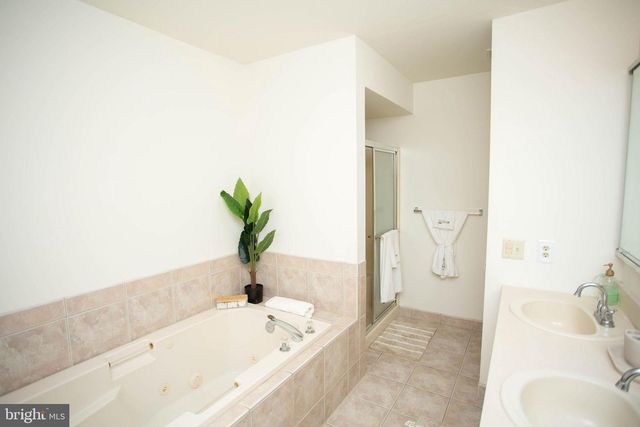 7706 JUNIPER LN, Palmyra, NJ 08065