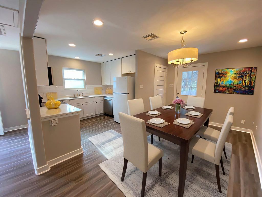 6402 Auburn DR A, Austin, TX 78723