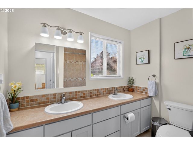 755 Ne DELSEY Rd, Hillsboro, OR 97124
