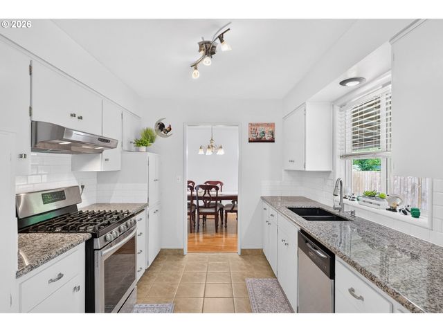 755 Ne DELSEY Rd, Hillsboro, OR 97124