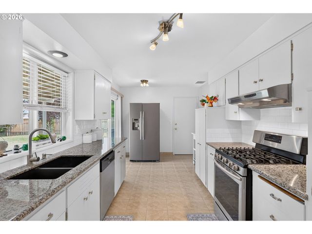 755 Ne DELSEY Rd, Hillsboro, OR 97124