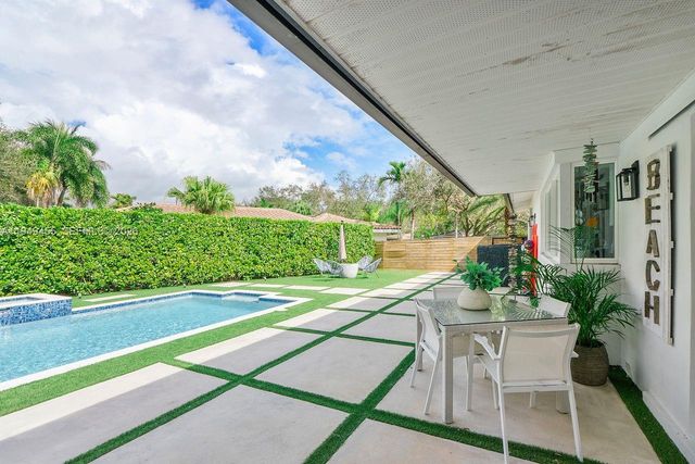 7601 SW 165th Ter, Palmetto Bay, FL 33157