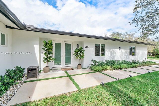 7601 SW 165th Ter, Palmetto Bay, FL 33157