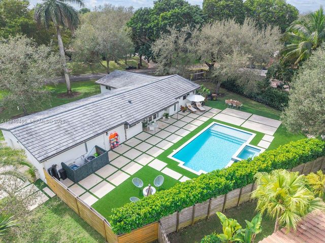 7601 SW 165th Ter, Palmetto Bay, FL 33157