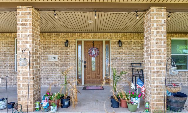 1590 Farm Road 2352, Sumner, TX 75486